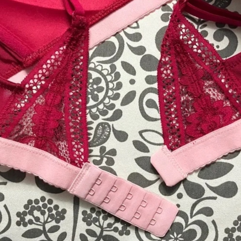 Knix Lace Deep-V Bralette Sz M in Pomegranate - Picture 5 of 5